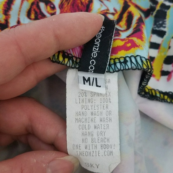 Onzie BengalTiger Capri M/L - Picture 5 of 8